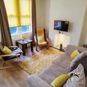  Holiday home Kenrick Street Great House Available For Guests And Contractors Parking And Wifi