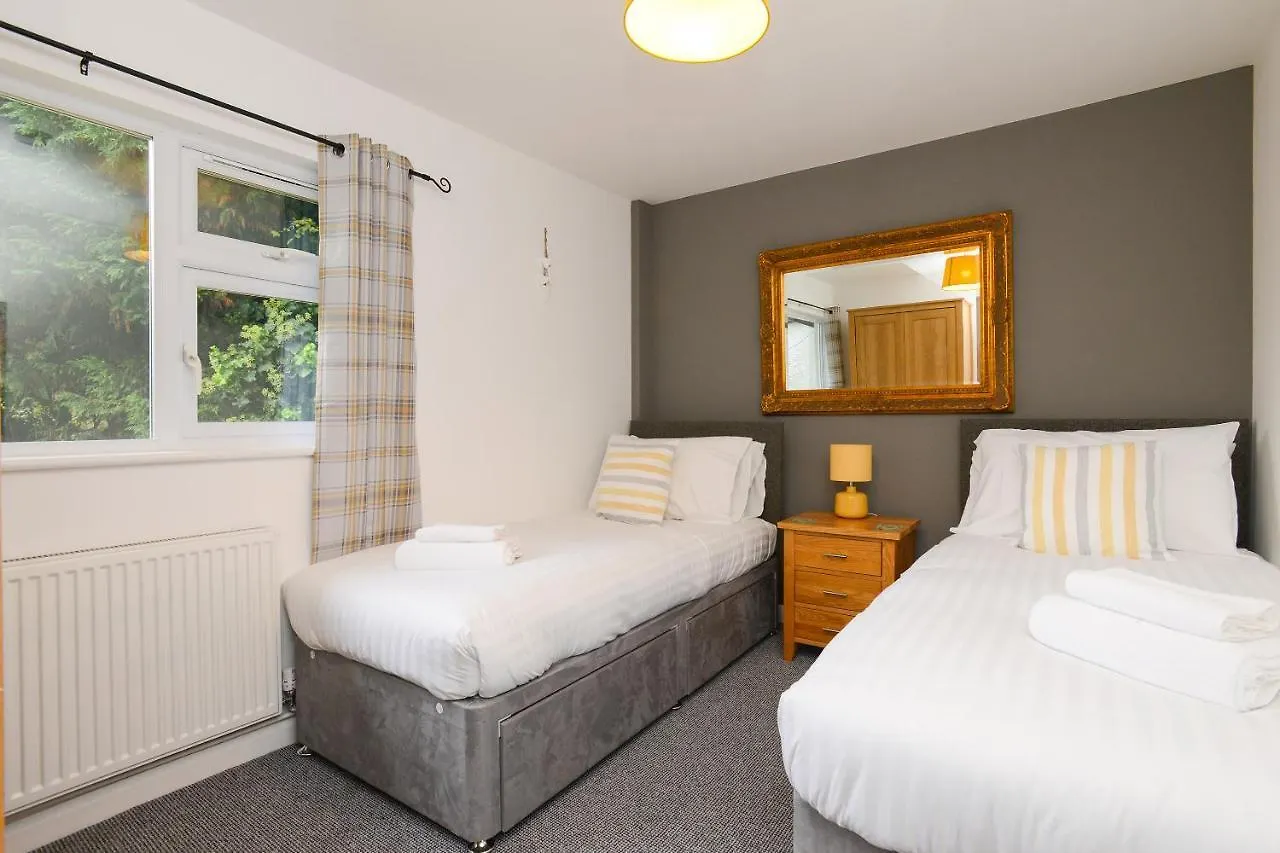 De Luxe Short Stays-Middleton Lodge Nottingham Apartment